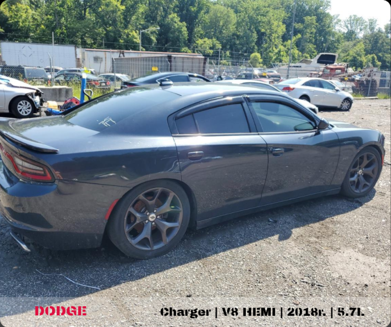 bok Dodge Charger V8 realizacja importu z USA