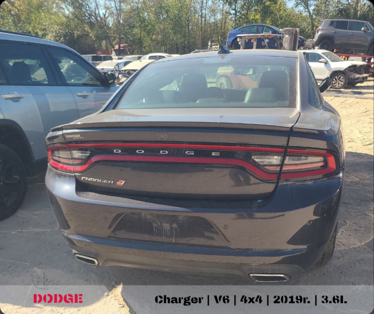 tył Dodge Charger 4x4 realizacja importu z USA